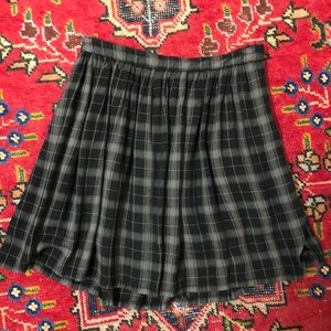 black/gray plaid skirt